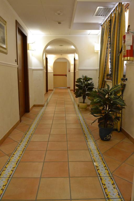 Villa Luigi Hotel & Restaurant Nuova Gestione Villa Rosa Di Martinsicuro ภายนอก รูปภาพ