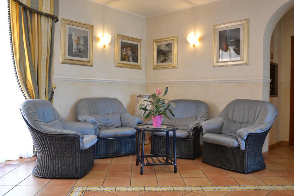 Villa Luigi Hotel & Restaurant Nuova Gestione Villa Rosa Di Martinsicuro ภายนอก รูปภาพ
