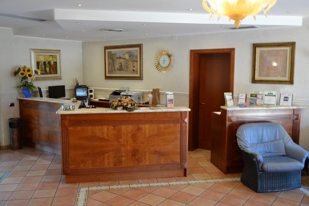 Villa Luigi Hotel & Restaurant Nuova Gestione Villa Rosa Di Martinsicuro ภายนอก รูปภาพ