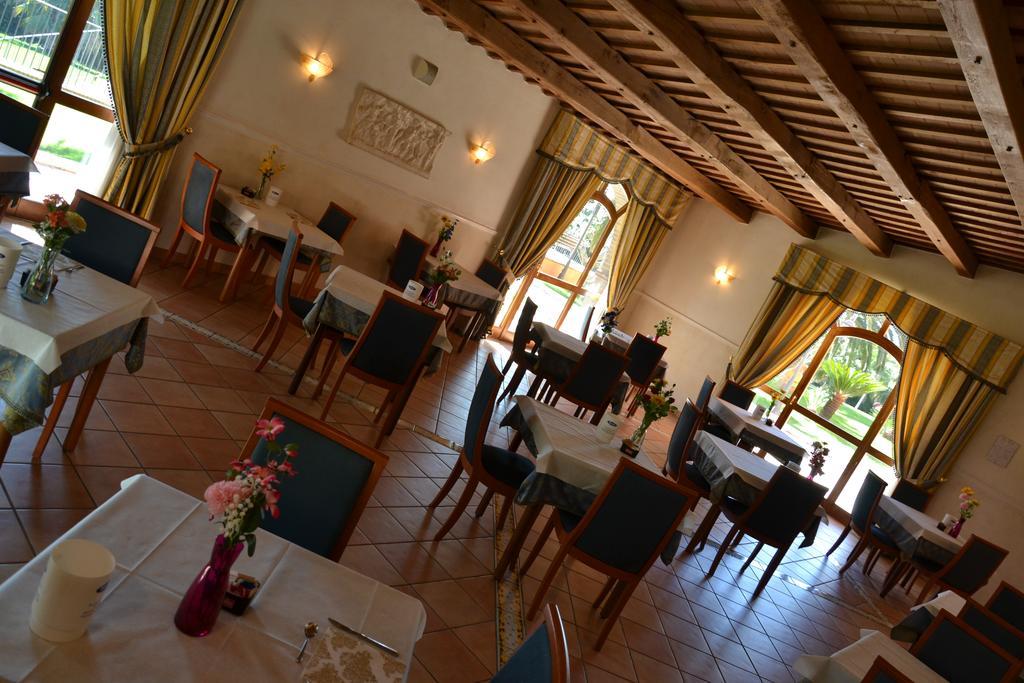 Villa Luigi Hotel & Restaurant Nuova Gestione Villa Rosa Di Martinsicuro ภายนอก รูปภาพ