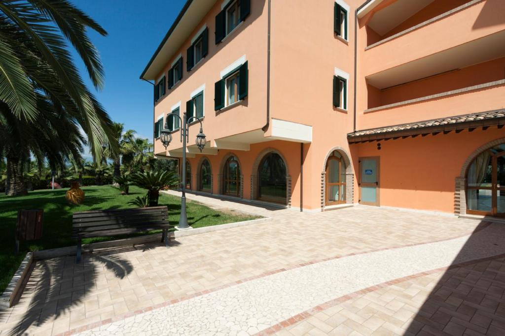 Villa Luigi Hotel & Restaurant Nuova Gestione Villa Rosa Di Martinsicuro ภายนอก รูปภาพ