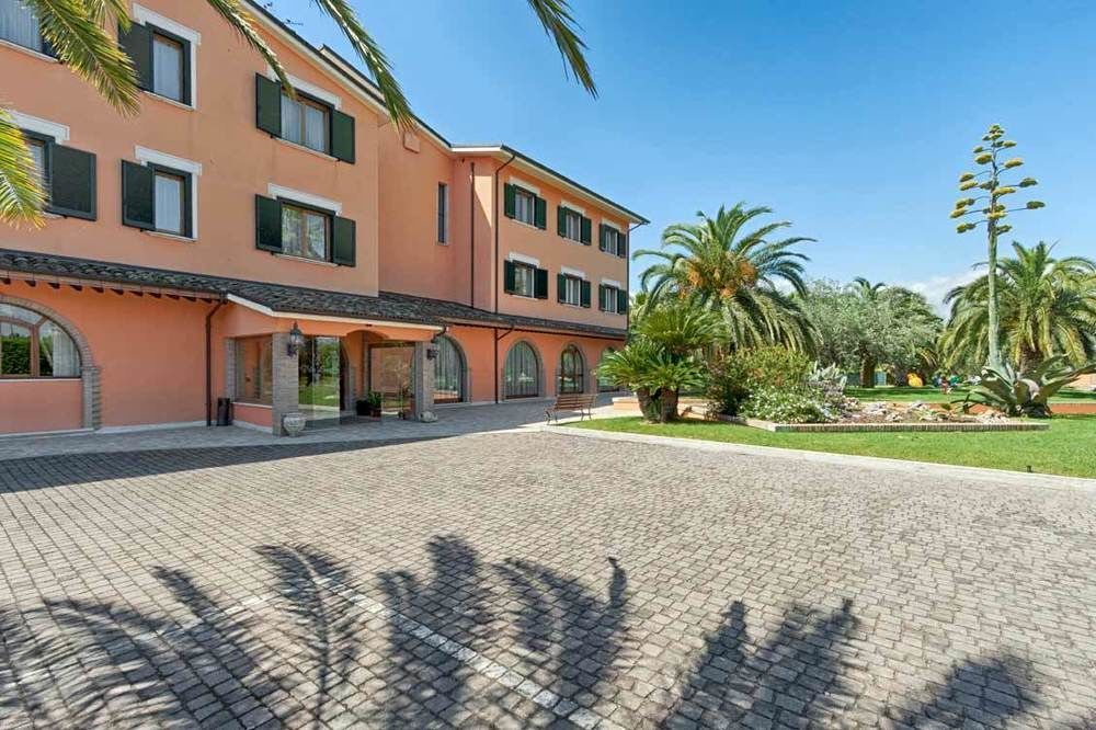 Villa Luigi Hotel & Restaurant Nuova Gestione Villa Rosa Di Martinsicuro ภายนอก รูปภาพ