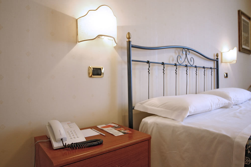 Villa Luigi Hotel & Restaurant Nuova Gestione Villa Rosa Di Martinsicuro ภายนอก รูปภาพ