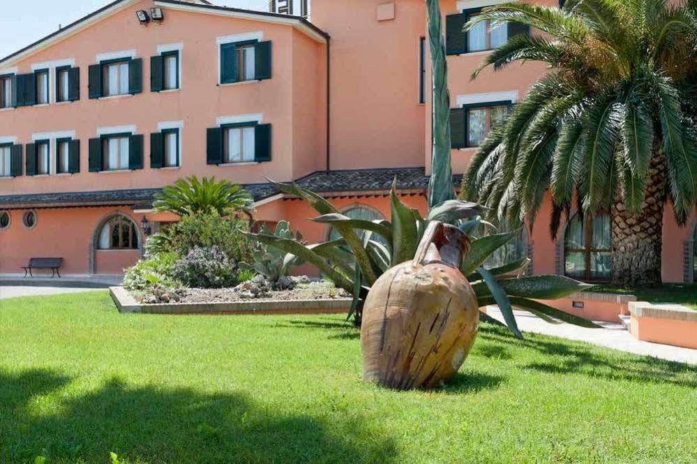Villa Luigi Hotel & Restaurant Nuova Gestione Villa Rosa Di Martinsicuro ภายนอก รูปภาพ