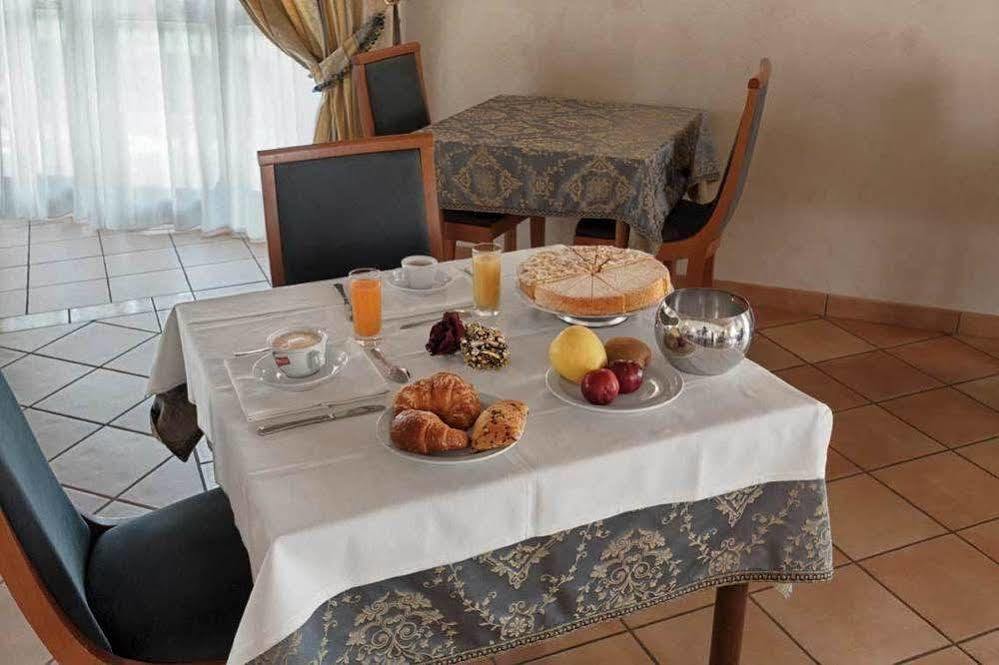 Villa Luigi Hotel & Restaurant Nuova Gestione Villa Rosa Di Martinsicuro ภายนอก รูปภาพ