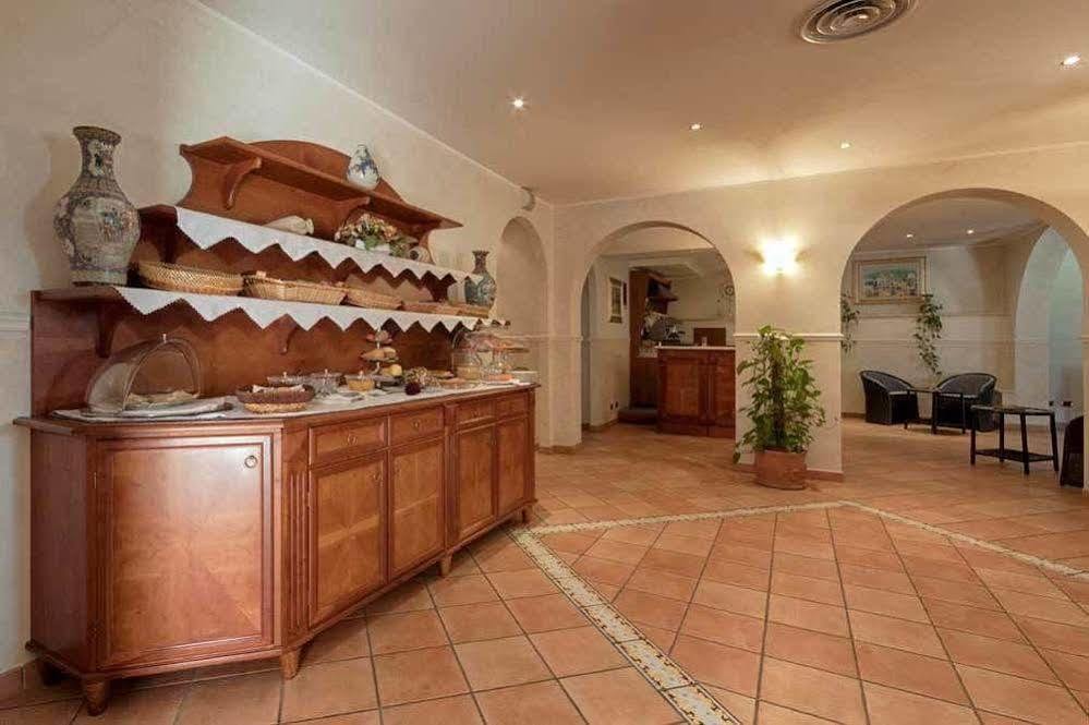 Villa Luigi Hotel & Restaurant Nuova Gestione Villa Rosa Di Martinsicuro ภายนอก รูปภาพ